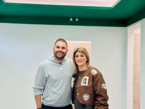 Η Πρόεδρος των Βωλαδιωτών Αθηνών, κα. Πόπη Καταγά, ξεναγήθηκε στο «Φραγκίσκος Σακελλαρίδης» – Εντυπωσιασμένη από τα νέα αποδυτήρια του Απόλλωνα!